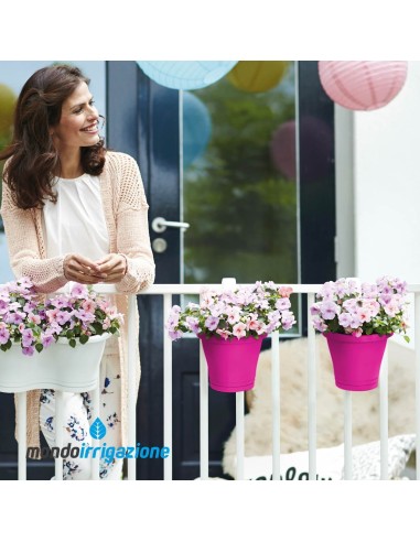 Vaso Esterno da ringhiera - Elho Corsica Easy Hanger Single 19cm - Cherry Red - installato